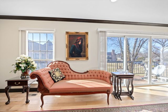 140 Carriage Way Drive C218, Burr Ridge, IL 60527