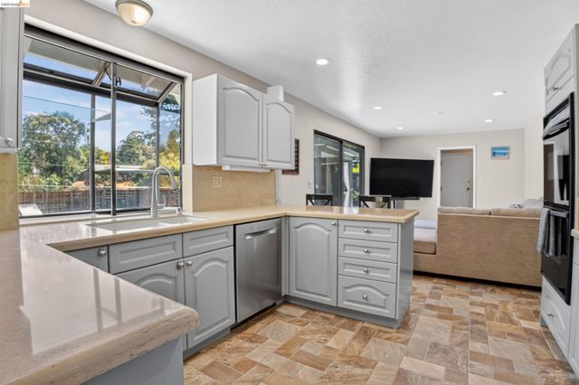 2936 Madeira Way, Pleasant Hill, CA 94523