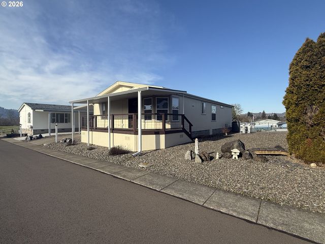 213 RIVER RIDGE Ave, Roseburg, OR 97471