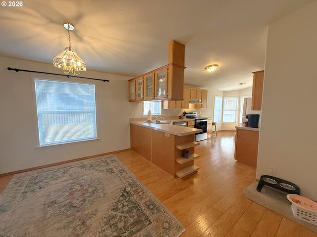 213 RIVER RIDGE Ave, Roseburg, OR 97471