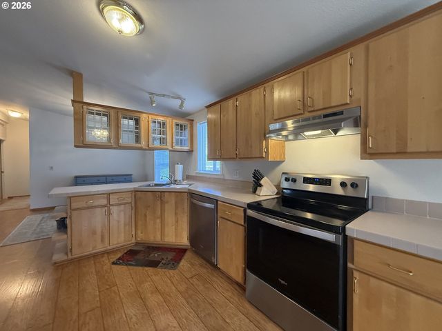 213 RIVER RIDGE Ave, Roseburg, OR 97471