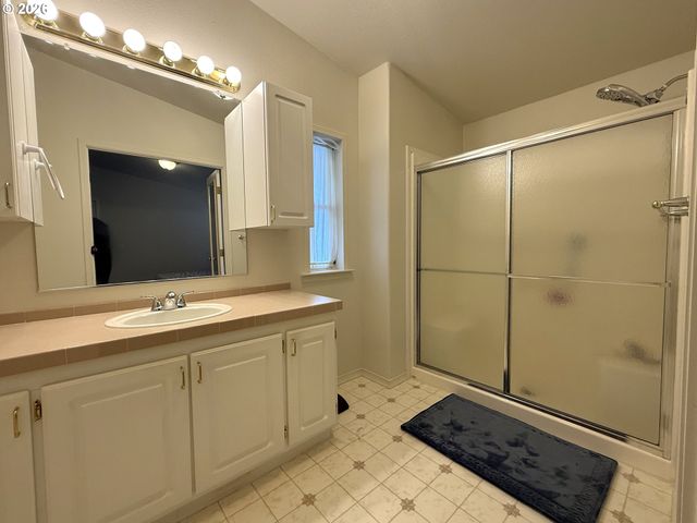 213 RIVER RIDGE Ave, Roseburg, OR 97471