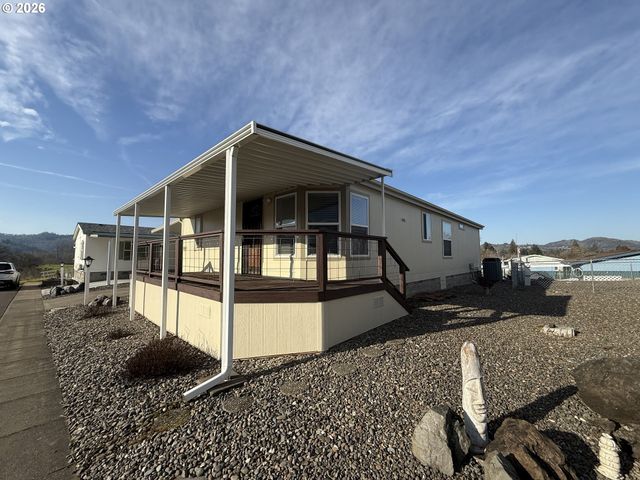 213 RIVER RIDGE Ave, Roseburg, OR 97471