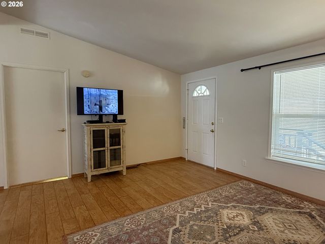 213 RIVER RIDGE Ave, Roseburg, OR 97471