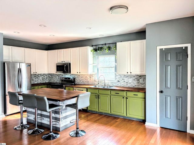 226 N Orchard Farms Avenue, Simpsonville, SC 29681