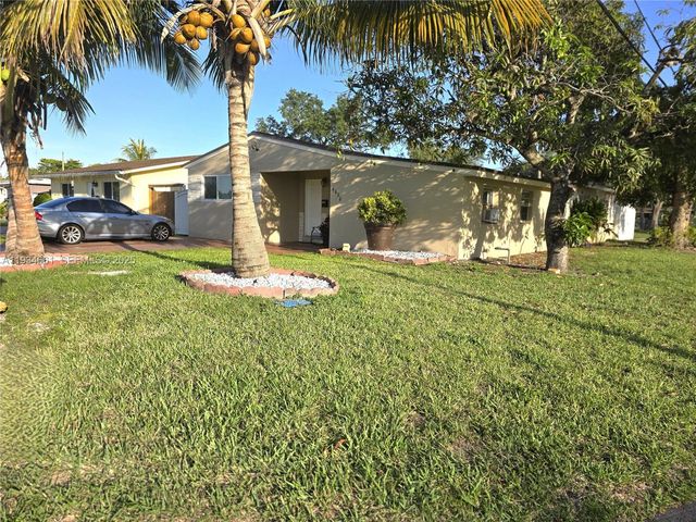 6626 SW 1st Ct, Pembroke Pines, FL 33023