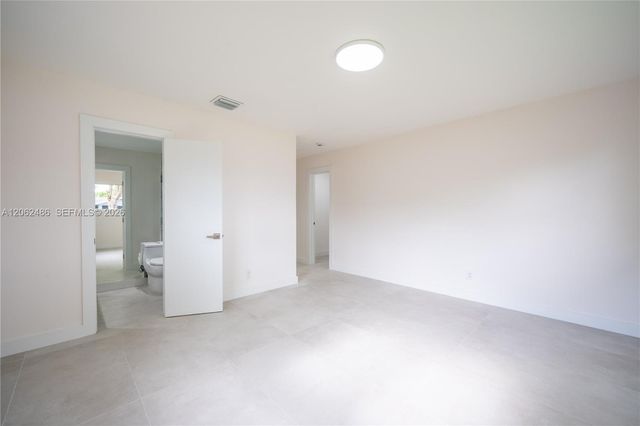 6640 SW 7 ST., Pembroke Pines, FL 33023