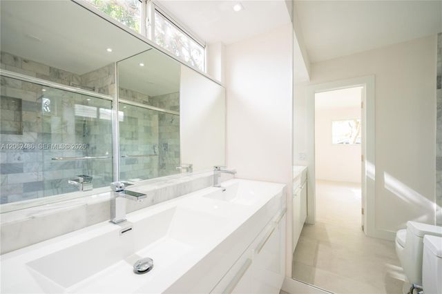 6640 SW 7 ST., Pembroke Pines, FL 33023