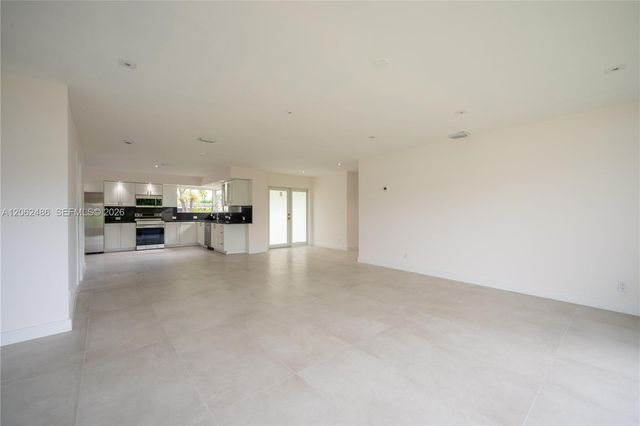 6640 SW 7 ST., Pembroke Pines, FL 33023