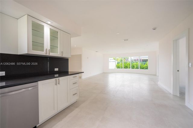 6640 SW 7 ST., Pembroke Pines, FL 33023