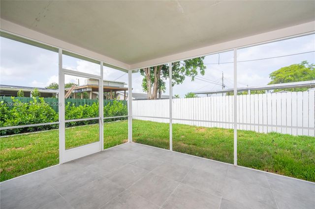 6640 SW 7 ST., Pembroke Pines, FL 33023