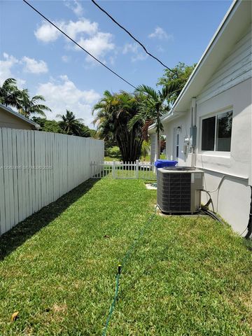 6640 SW 7 ST., Pembroke Pines, FL 33023