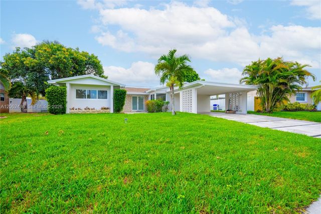 6640 SW 7 ST., Pembroke Pines, FL 33023