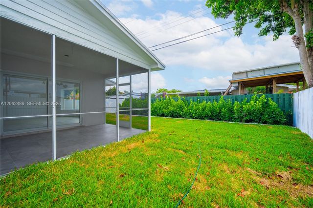 6640 SW 7 ST., Pembroke Pines, FL 33023
