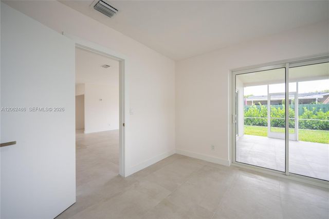 6640 SW 7 ST., Pembroke Pines, FL 33023