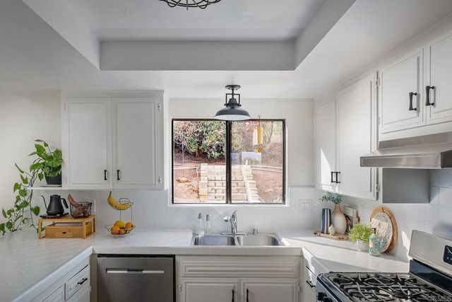 1228 Sheridan Avenue, Escondido, CA 92027