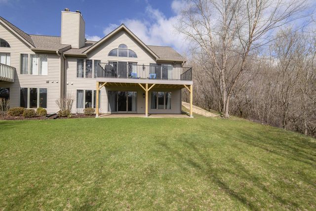 426 Oak Tree COURT, Hartland, WI 53029