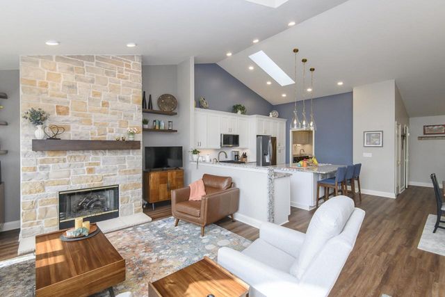 426 Oak Tree COURT, Hartland, WI 53029