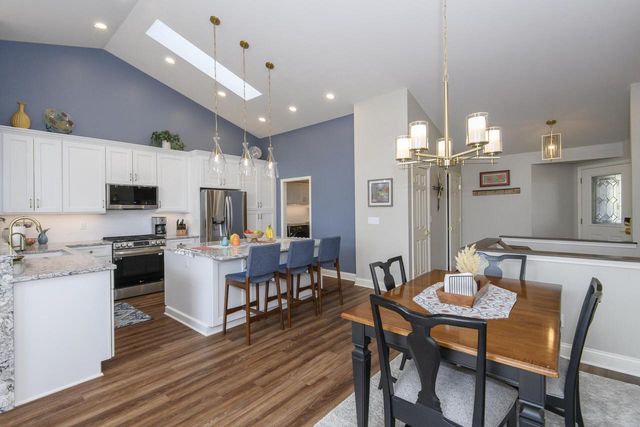 426 Oak Tree COURT, Hartland, WI 53029
