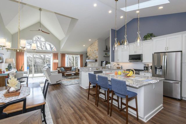426 Oak Tree COURT, Hartland, WI 53029