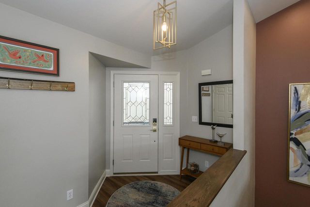 426 Oak Tree COURT, Hartland, WI 53029