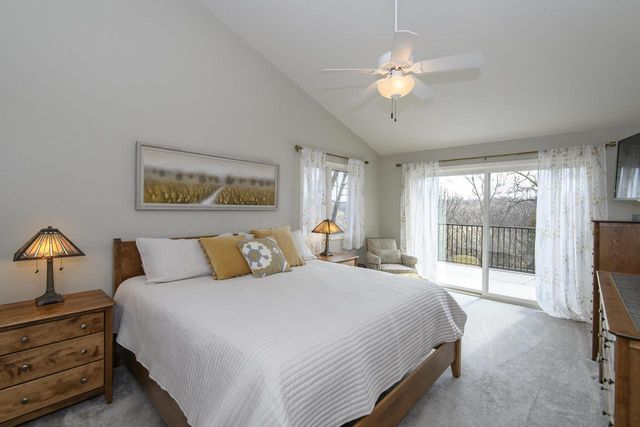 426 Oak Tree COURT, Hartland, WI 53029