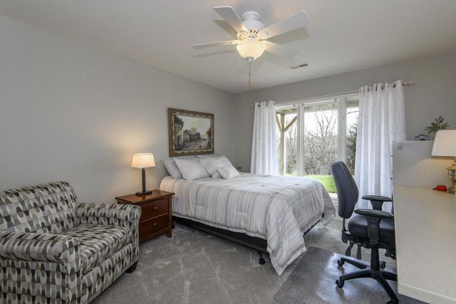 426 Oak Tree COURT, Hartland, WI 53029