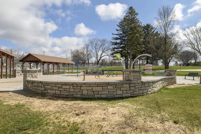 426 Oak Tree COURT, Hartland, WI 53029