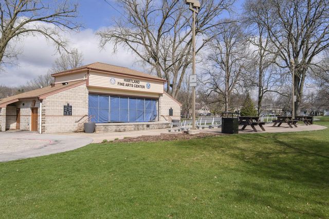 426 Oak Tree COURT, Hartland, WI 53029