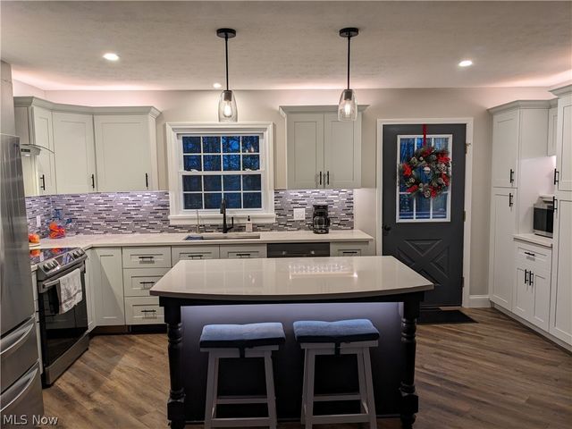 4564 Larkspur Lane, Bath, OH 44333