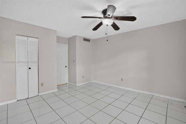 10786 N Kendall Drive D14, Miami, FL 33176