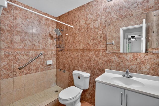 10786 N Kendall Drive D14, Miami, FL 33176