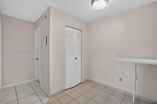 10786 N Kendall Drive D14, Miami, FL 33176
