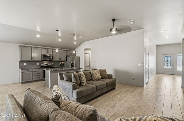 4909 Luray Lane, Las Cruces, NM 88012