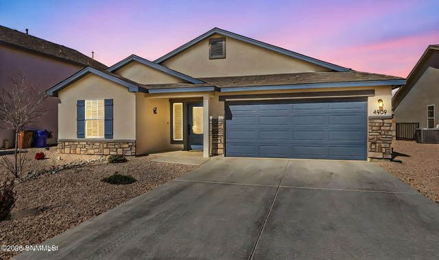 4909 Luray Lane, Las Cruces, NM 88012