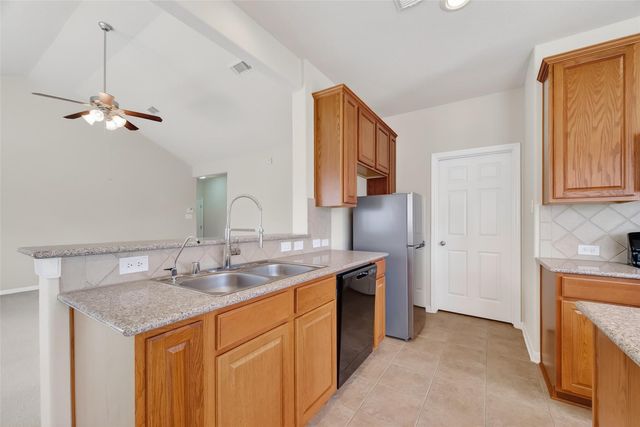 2603 Golden Creek Lane, Pearland, TX 77584