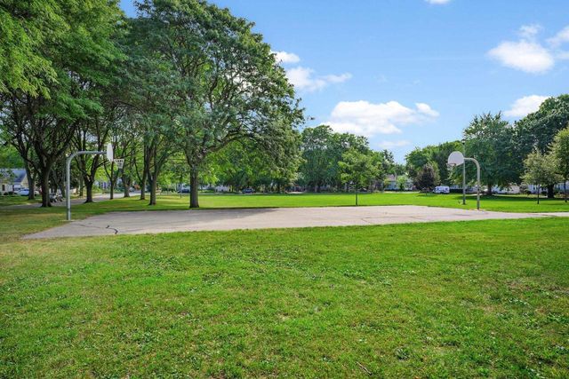 2252 Coolidge Street, Madison, WI 53704