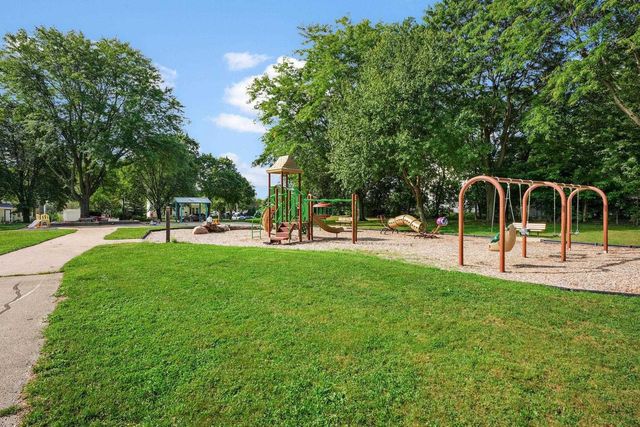 2252 Coolidge Street, Madison, WI 53704