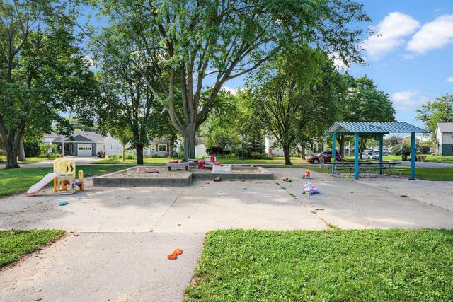 2252 Coolidge Street, Madison, WI 53704