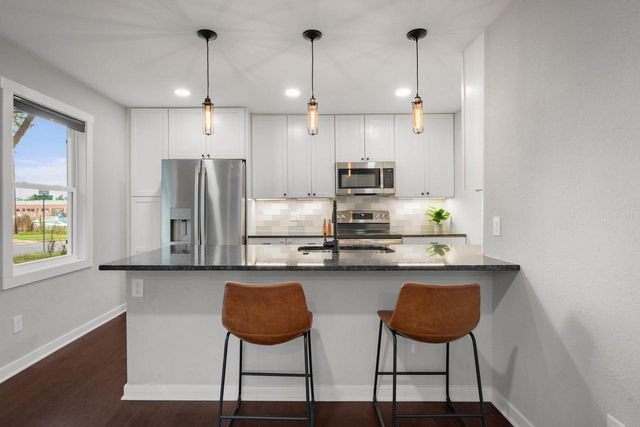 2252 Coolidge Street, Madison, WI 53704
