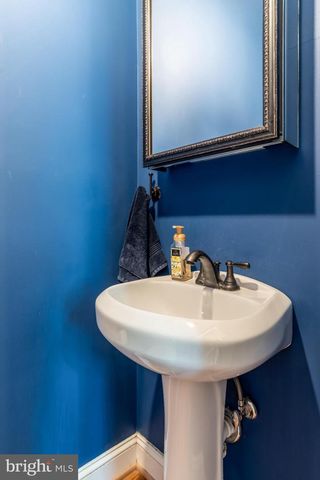 849 W 35TH, Baltimore, MD 21211