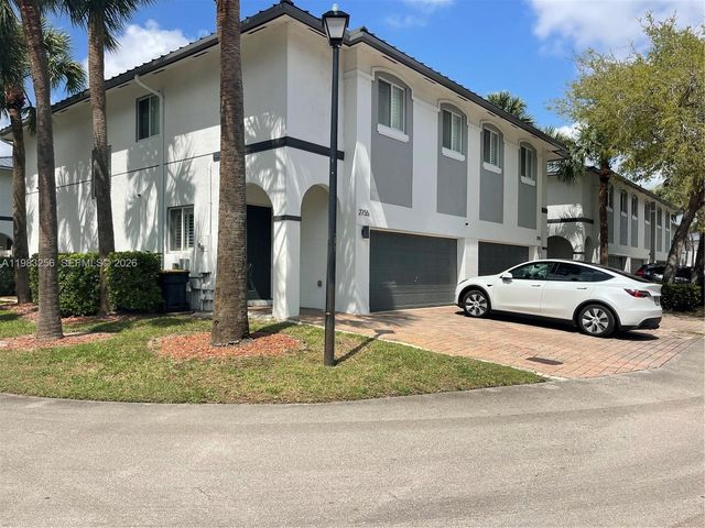 2755 Treasure Cove Cir, Dania Beach, FL 33312