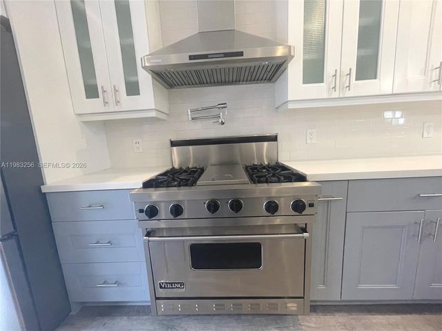 2755 Treasure Cove Cir, Dania Beach, FL 33312