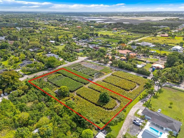 198 SW Thavenue 208 Street, Miami, FL 33187