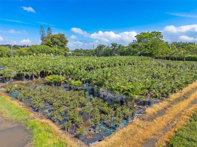198 SW Thavenue 208 Street, Miami, FL 33187