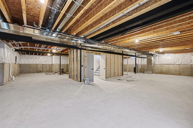 13958 Arthur Court, Washington, MI 48094