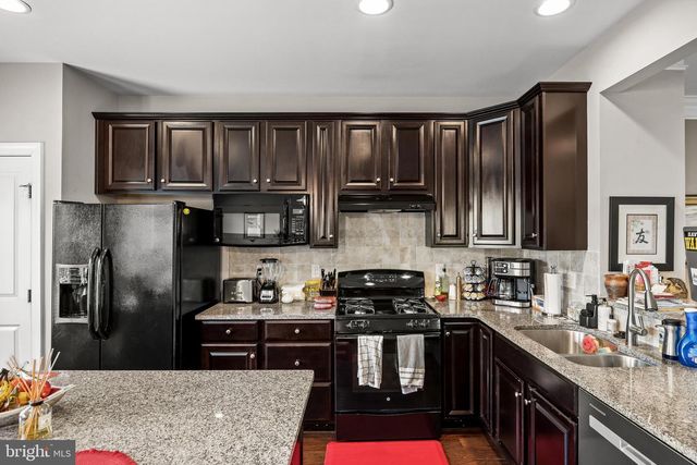 201 PERRY WAY, Cinnaminson, NJ 08077