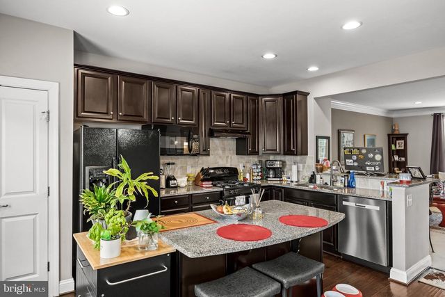 201 PERRY WAY, Cinnaminson, NJ 08077