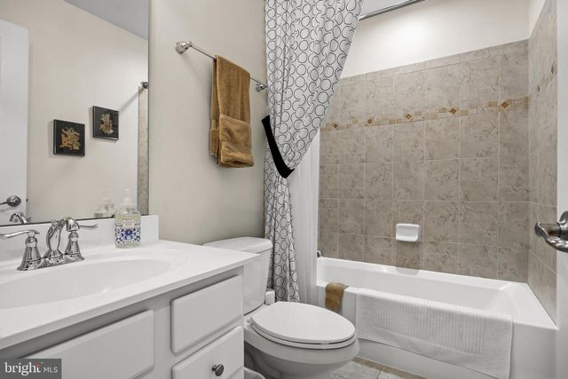 201 PERRY WAY, Cinnaminson, NJ 08077