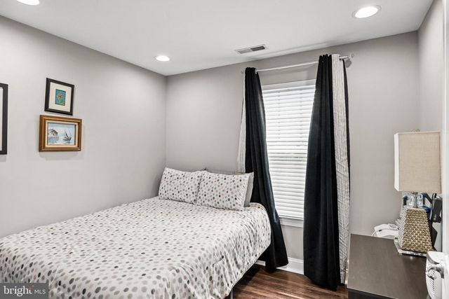 201 PERRY WAY, Cinnaminson, NJ 08077